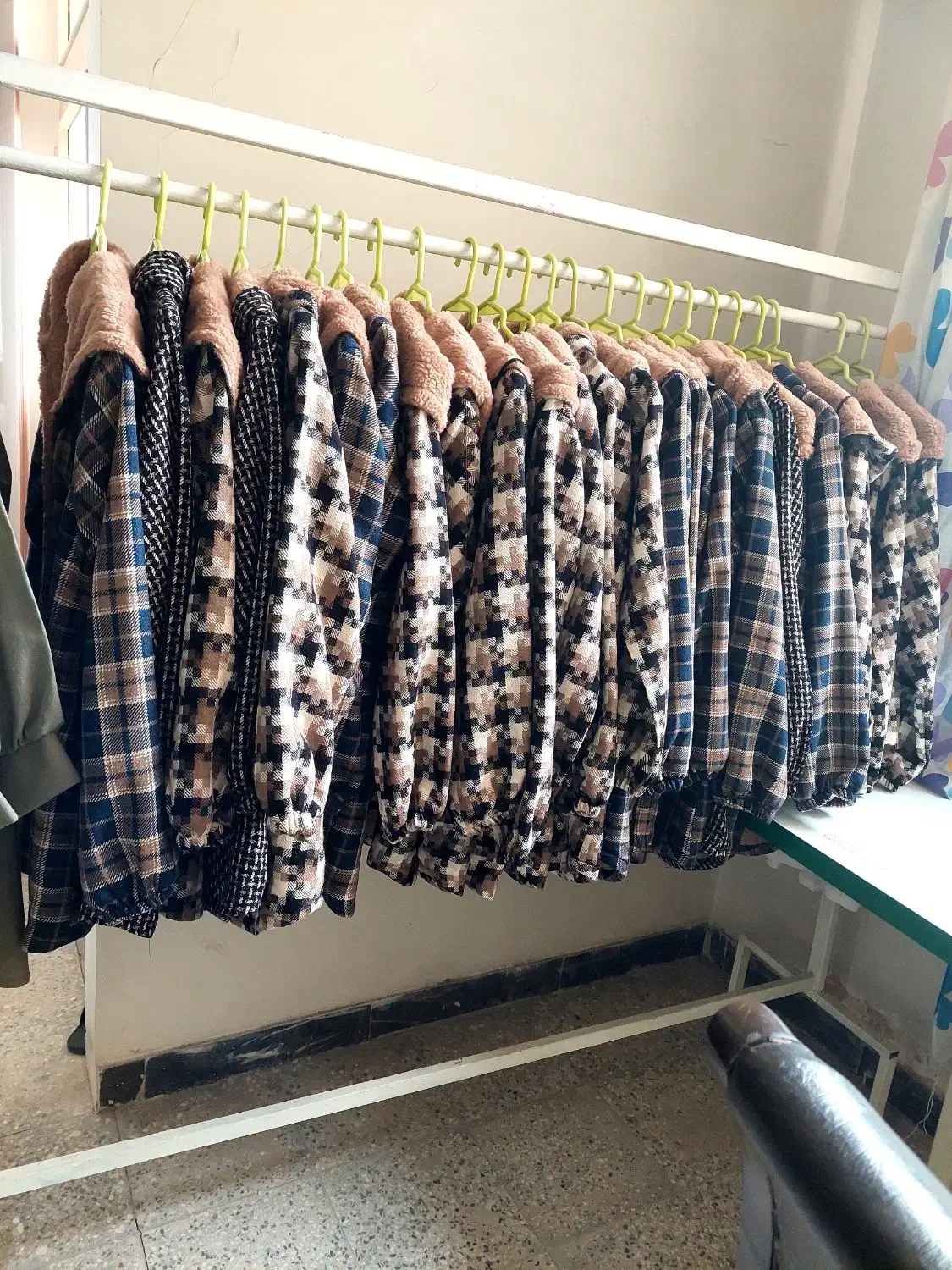 خیاط،دوزنده،چرخکار ماهر خانم در تولیدی|استخدام صنعتی، فنی، مهندسی|فلاورجان, |دیوار