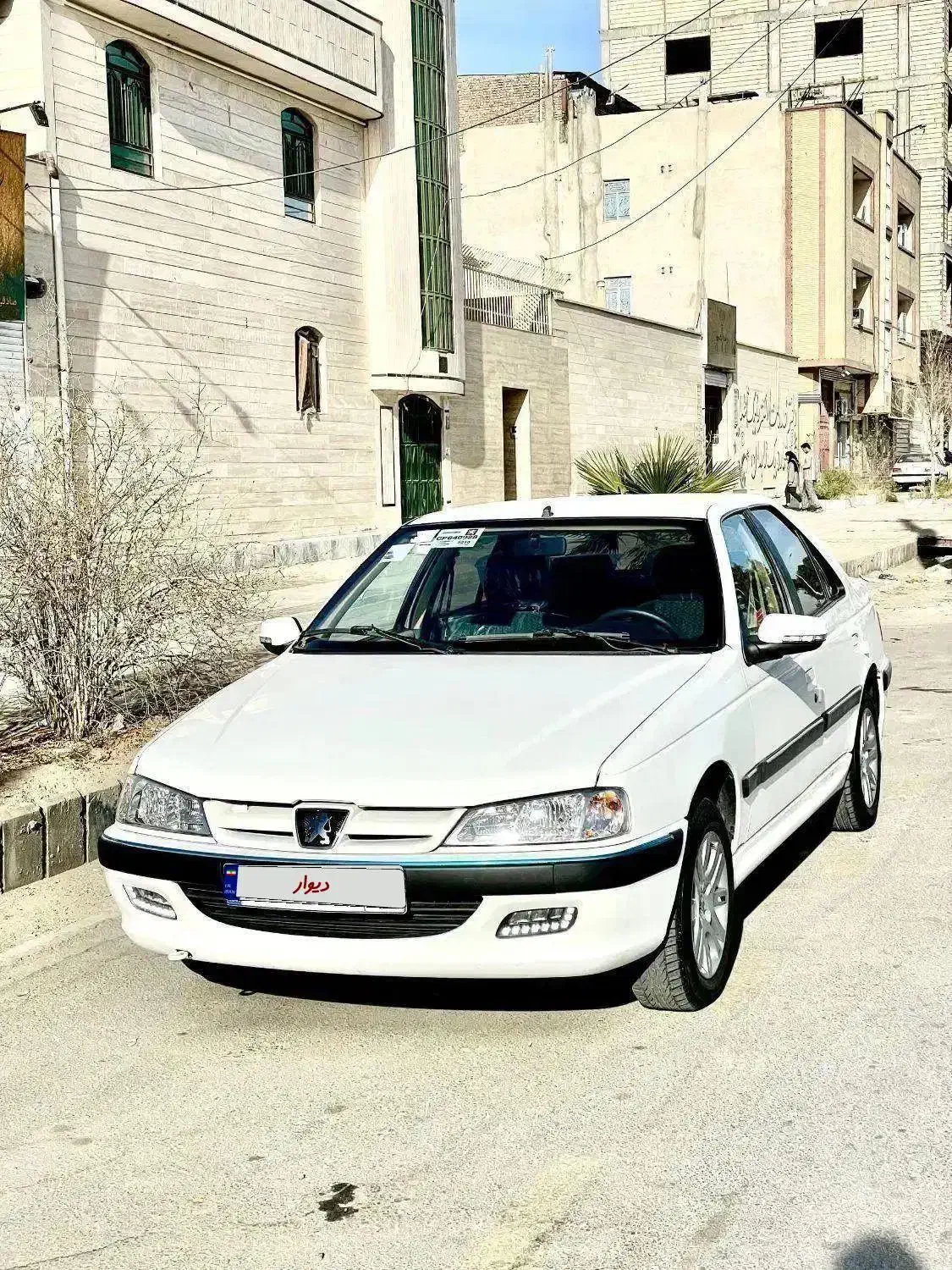 پژو پارس ۴۰۲ نیم فول سفارشی کارمندی|خودرو سواری و وانت|زاهدان, |دیوار