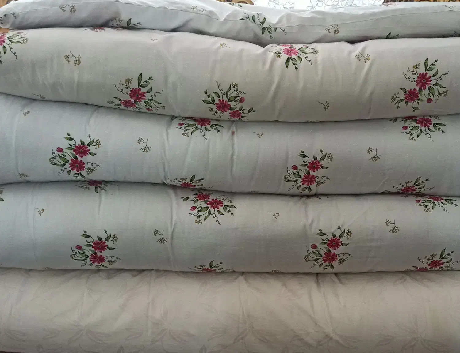 تشک یا دشک یا رختخواب|رختخواب، بالش، پتو|مشهد, دانشجو|دیوار