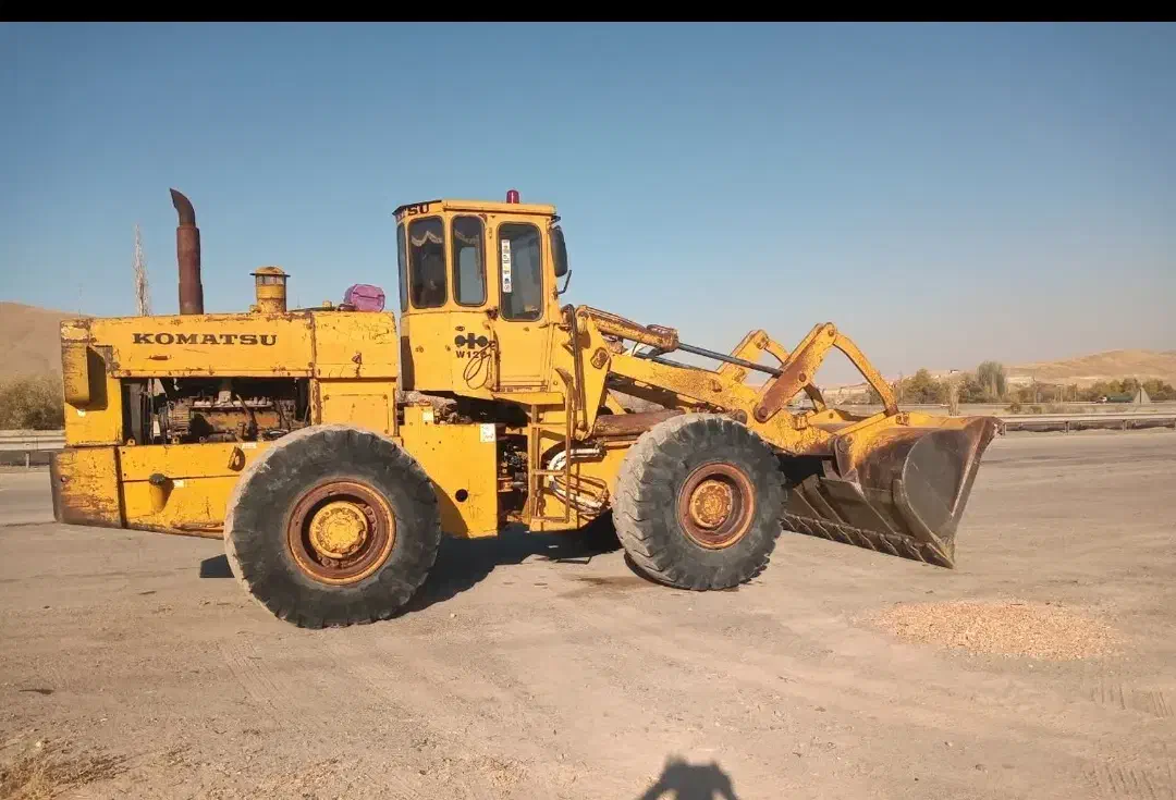 اجاره لودر با راننده جهت همکاری|خدمات حمل و نقل|ملکان, |دیوار