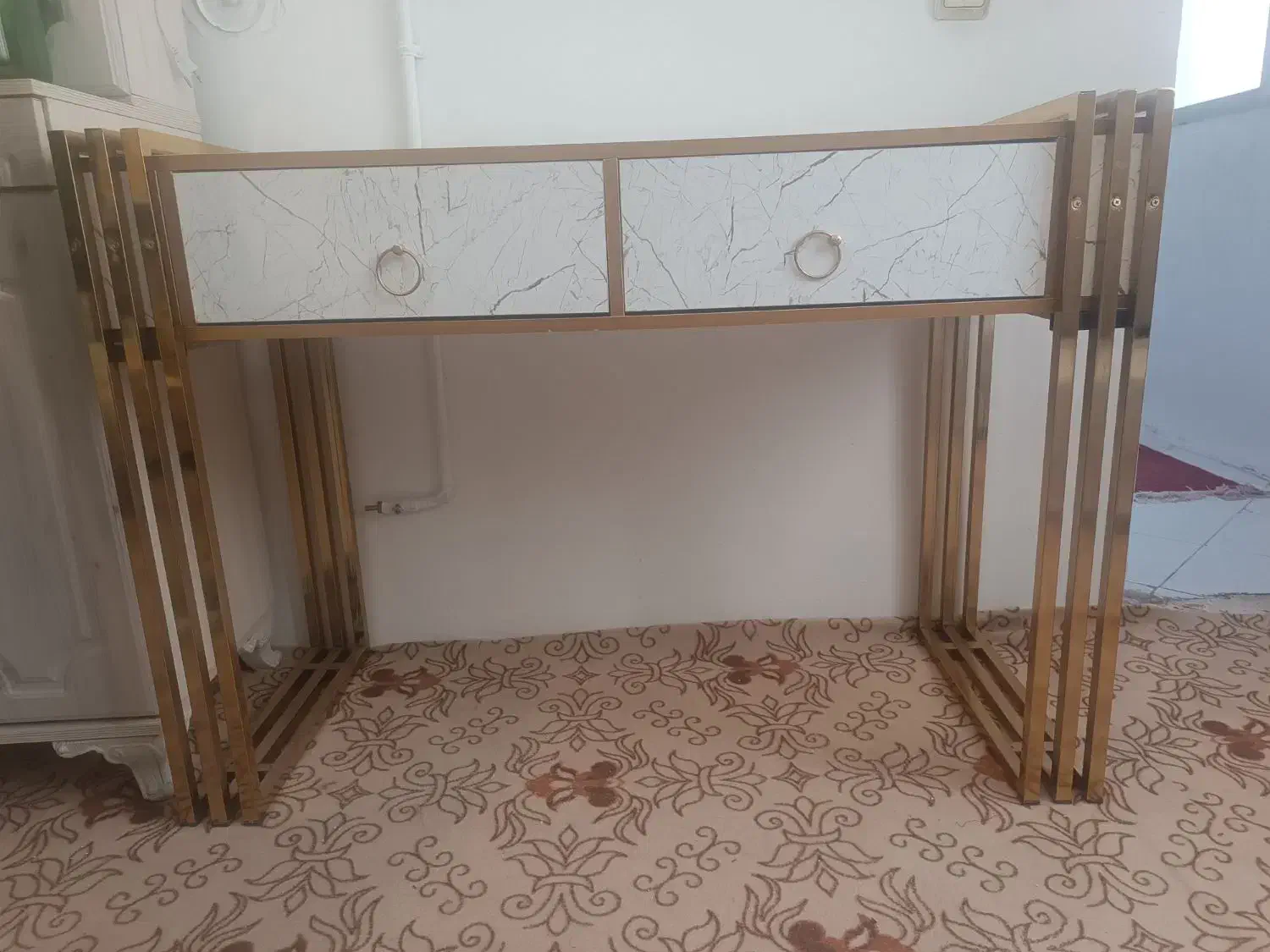 میز کاشت ناخنِ دو کشو و زیر دستی|آرایشگاه و سالنهای زیبایی|مشهد, جاهد شهر|دیوار