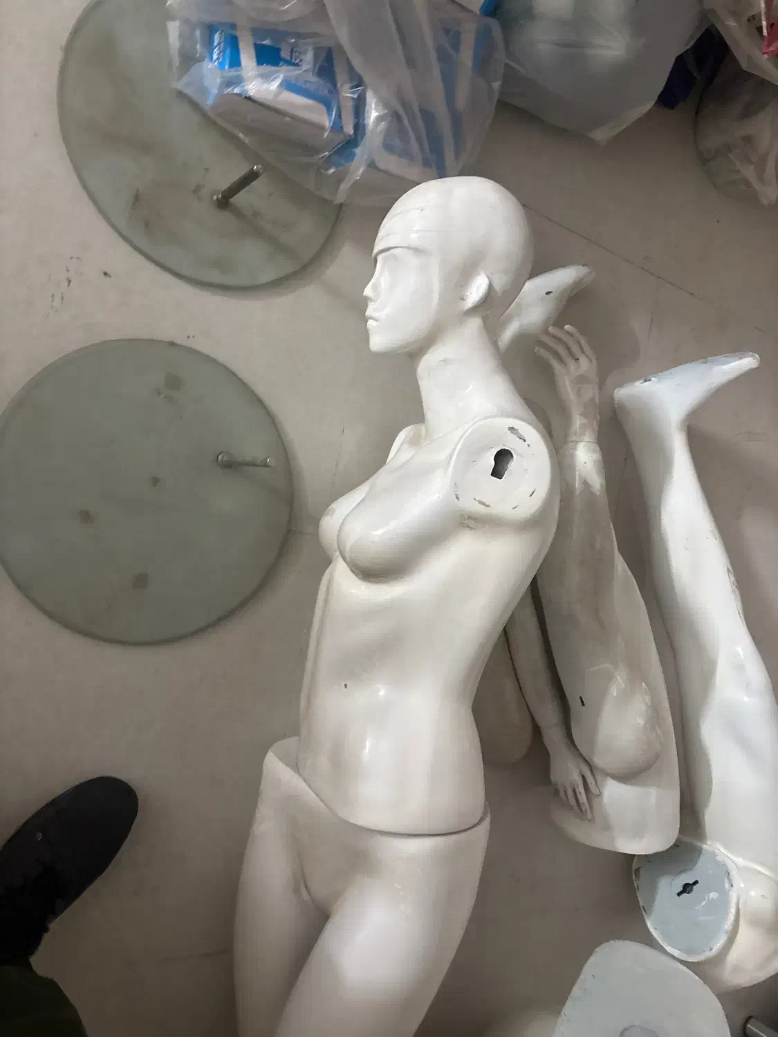 مانکن زن و مرد|مجسمه، تندیس، ماکت|قم, شهرک قدس|دیوار