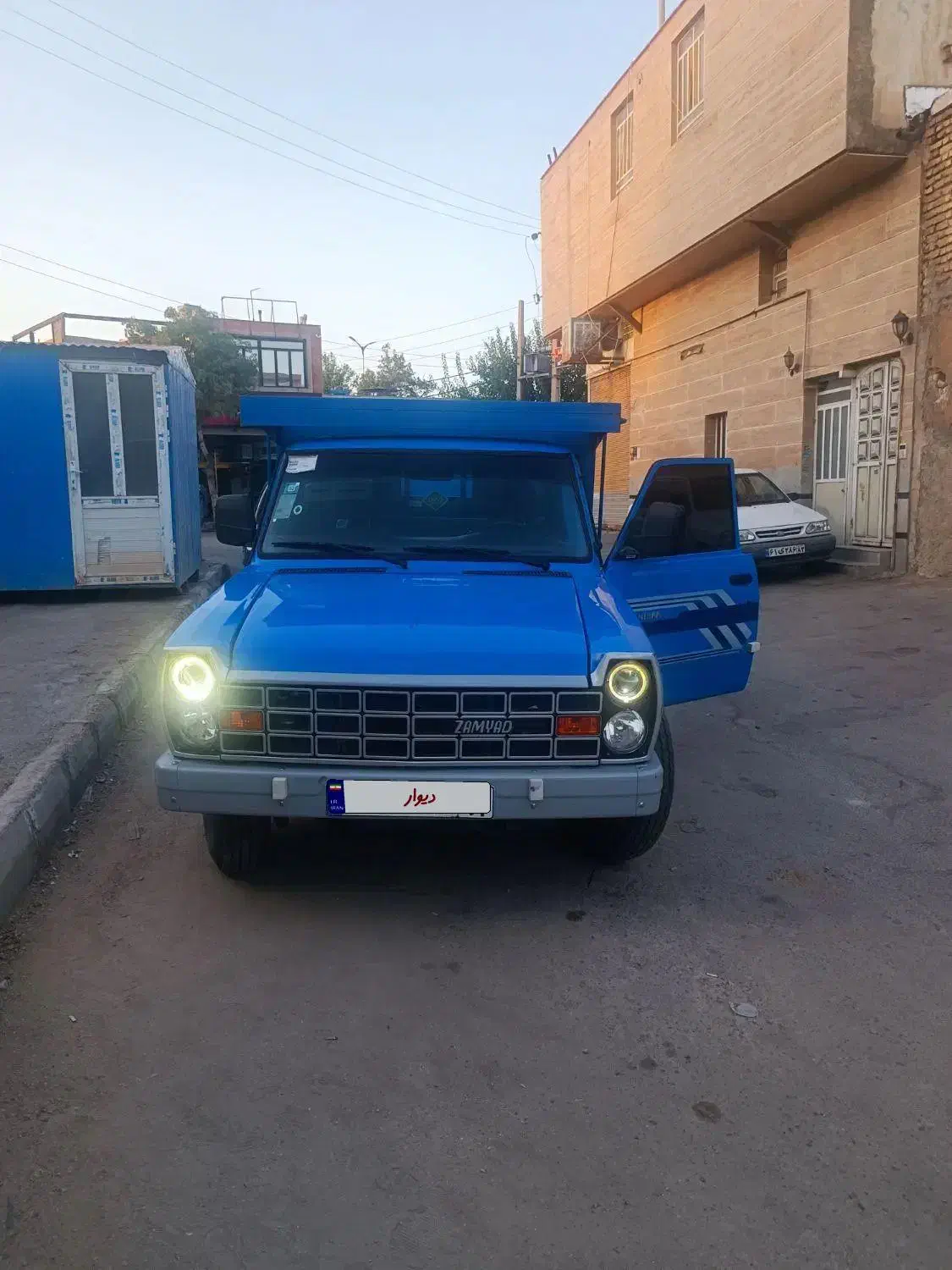 وانت نیسان مدل1403دوگانه کارخانه آپشنال|خودرو سواری و وانت|شیراز, آزادگان|دیوار