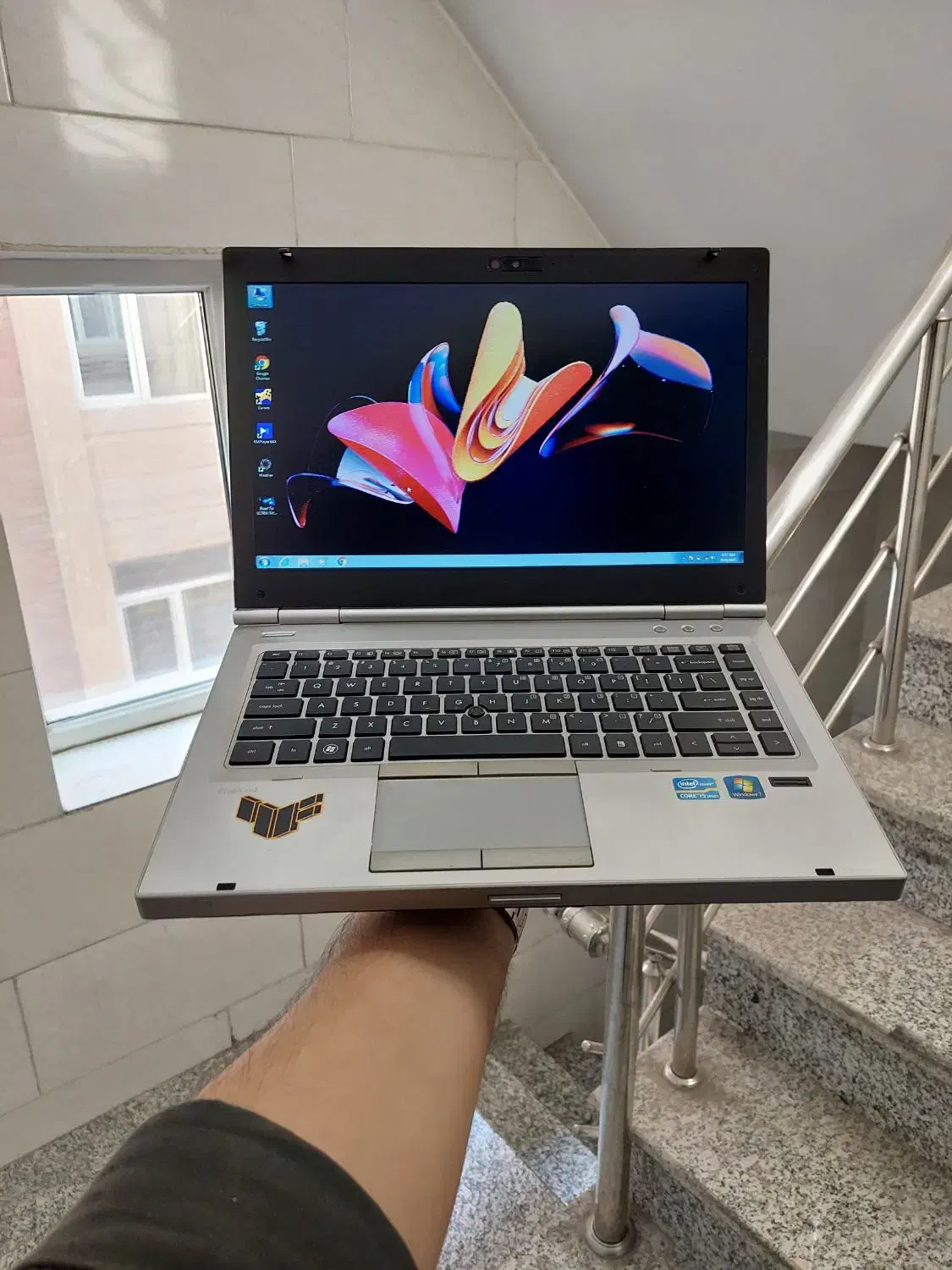 لپ‌تاپ HP i5 بدنه فلزی تمیز همراه کیف|رایانه همراه|تهران, مینای جنوبی|دیوار