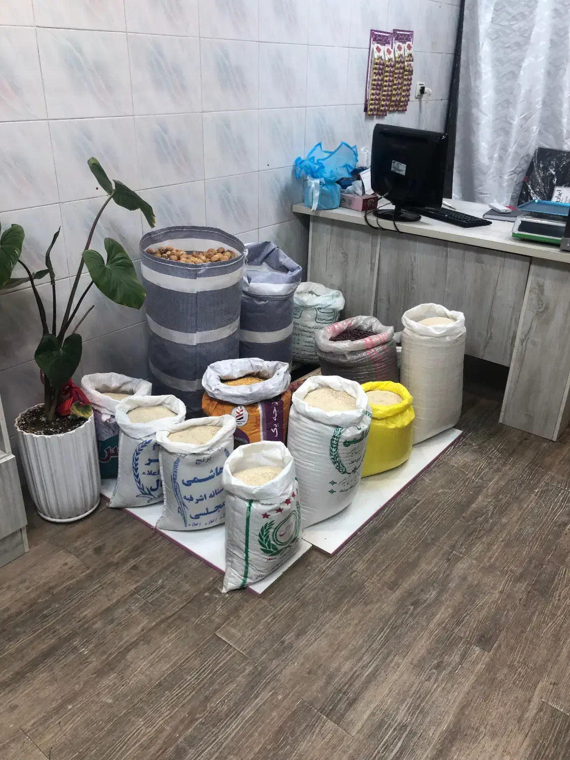 برنج هاشمی آستانه،به همراه زعفران رایگان|خوردنی و آشامیدنی|کرج, برغان|دیوار