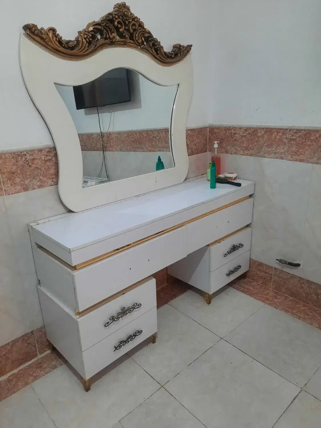 آینه ومیز دراورر|تخت و سرویس خواب|قم, لسانی|دیوار