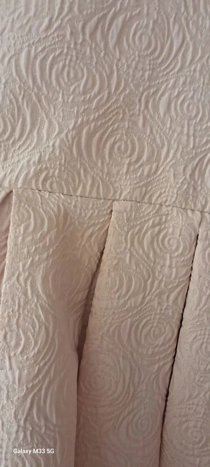 پیراهن گل‌بهی رنگ|لباس|تبریز, |دیوار