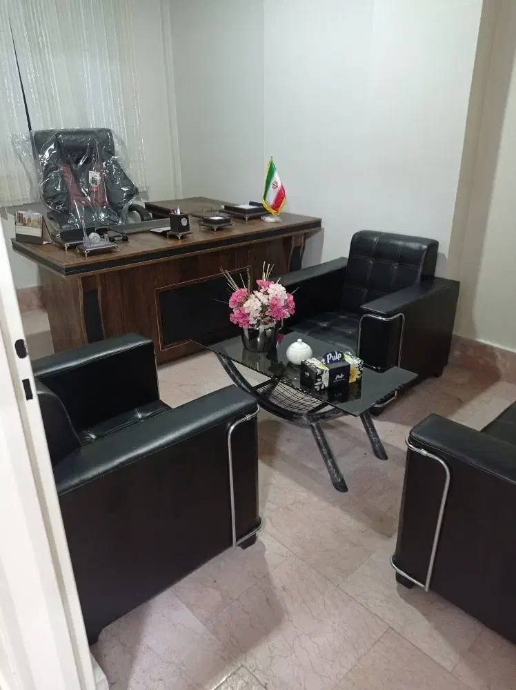 وسایل اداری و میز صندلی اداری فروش فوری|دفتر کار|قزوین, |دیوار