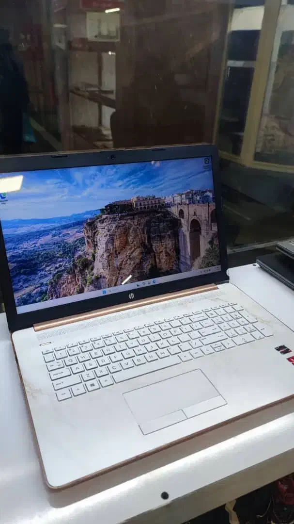 hp 17 limited edition|رایانه همراه|تهران, فلسطین (میدان انقلاب)|دیوار