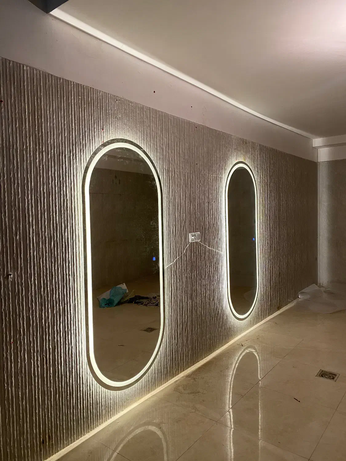 آیینه باشگاهی|آینه|ساری, |دیوار