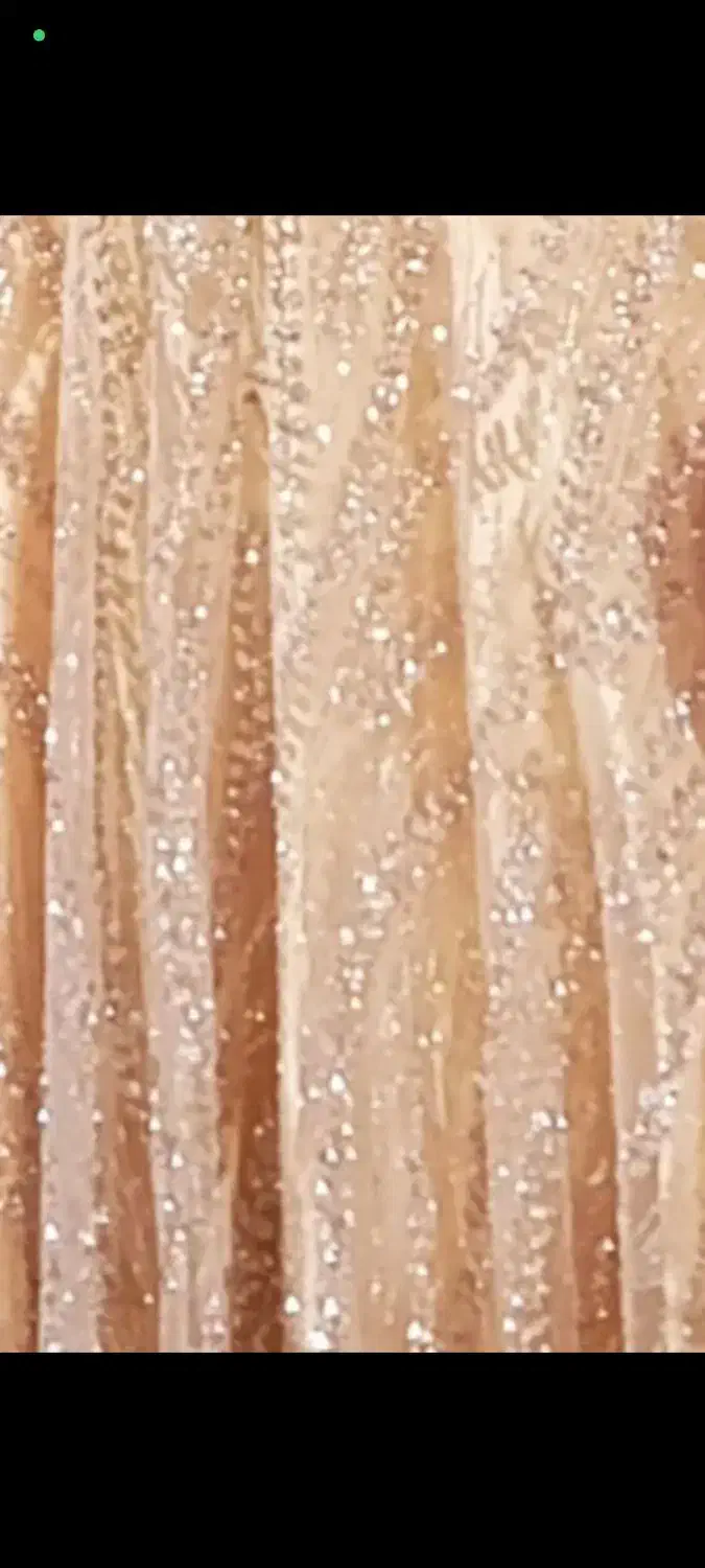 لباس مجلسی|لباس|سبزوار, قصبه شرقی|دیوار