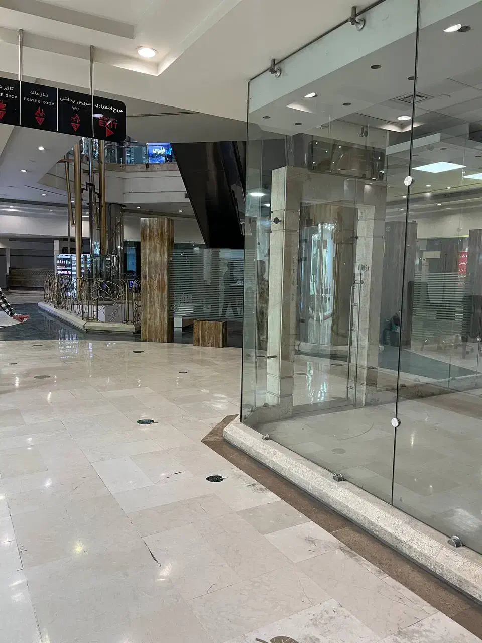 فروش مغازه تجاری/برج آلتون/سرقفلی/پاخور بالا|فروش مغازه و غرفه|مشهد, سناباد|دیوار