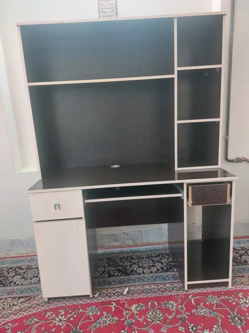 میز تحریر و کامپیوتر|میز تحریر و کامپیوتر|فسا, |دیوار