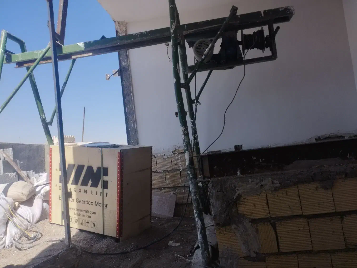 بالابر 1 تنی مصالح با باکس|مصالح و تجهیزات ساختمان|مشهد, ابوذر|دیوار