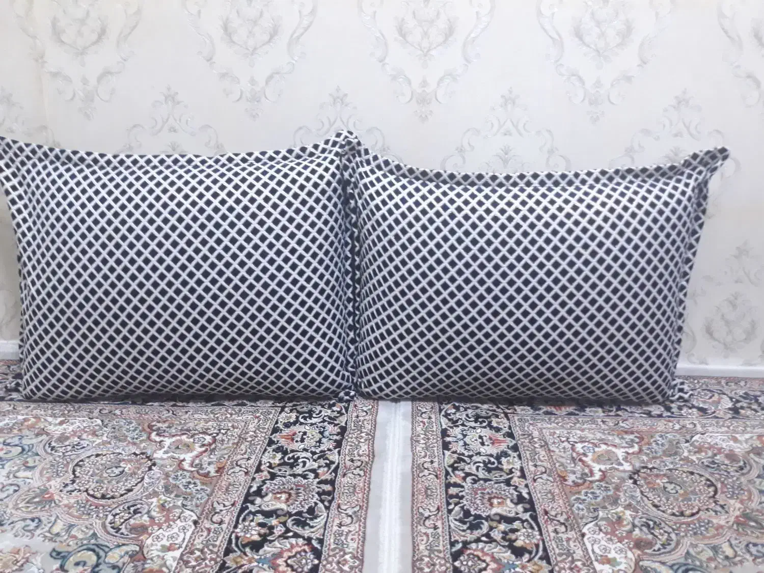 پشتی|پشتی|اصفهان, باتون|دیوار