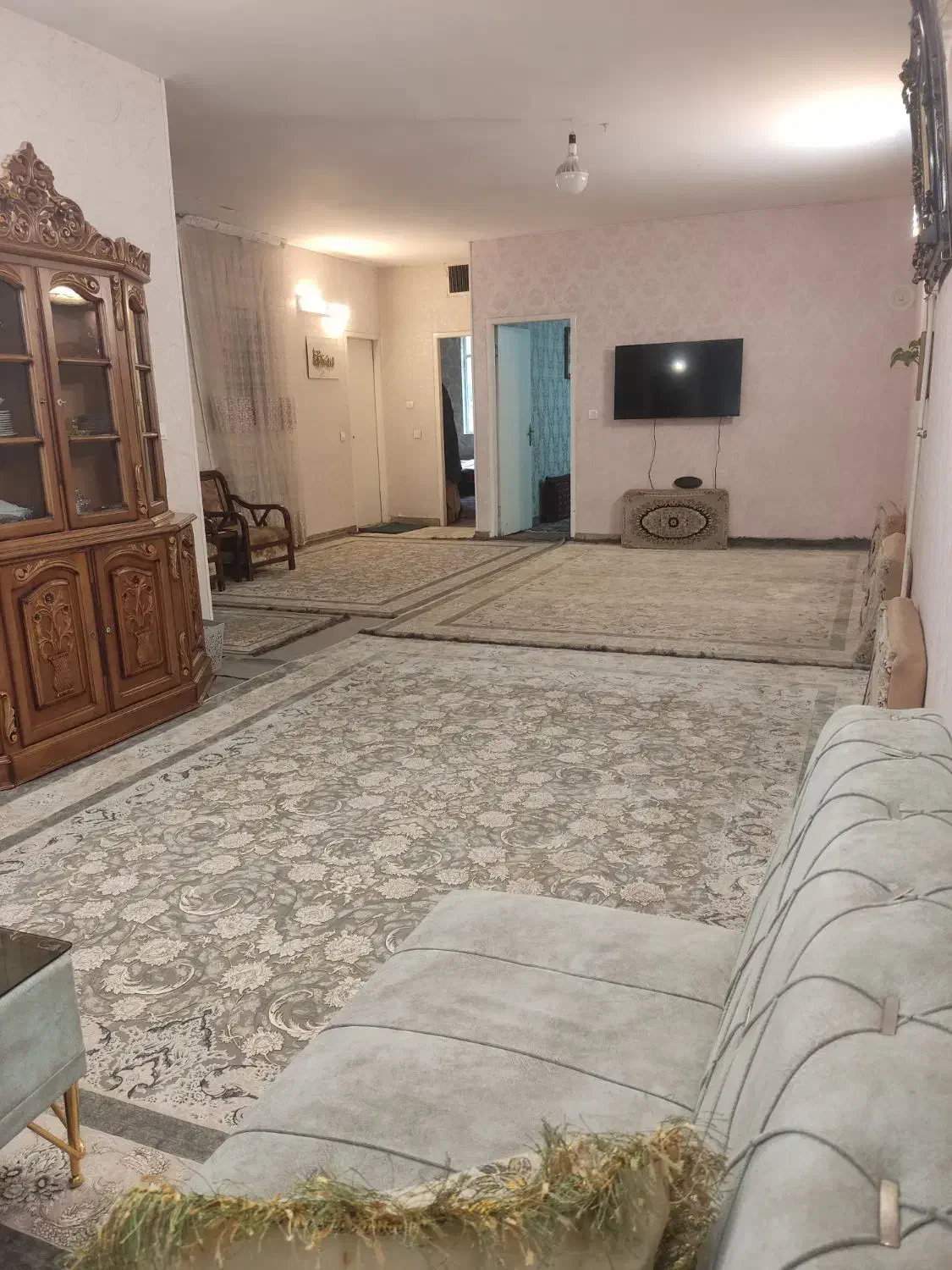 آپارتمان ۱۳۰ متری + سالن با پرده + حیاط دار|اجارهٔ آپارتمان|تهران, شهرک گلها (تهرانسر)|دیوار