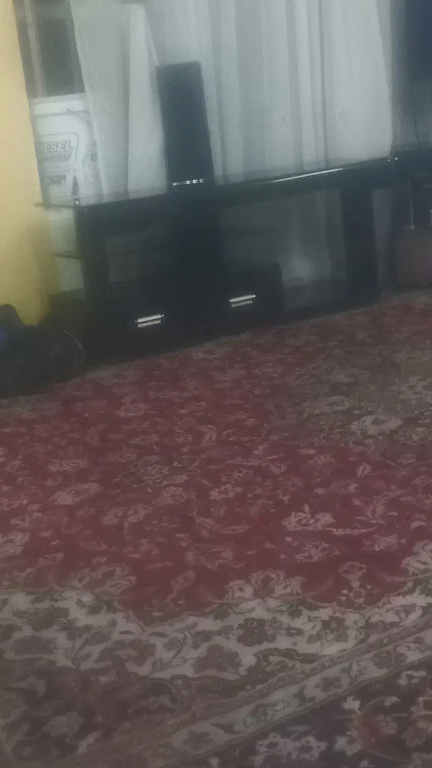 میز ال سی دی سالم تمیز درحد|میز تلویزیون|مشهد, کارمندان دوم|دیوار