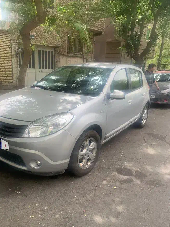 ساندرو اتومات  بی رنگ|خودرو سواری و وانت|تهران, کرمان|دیوار