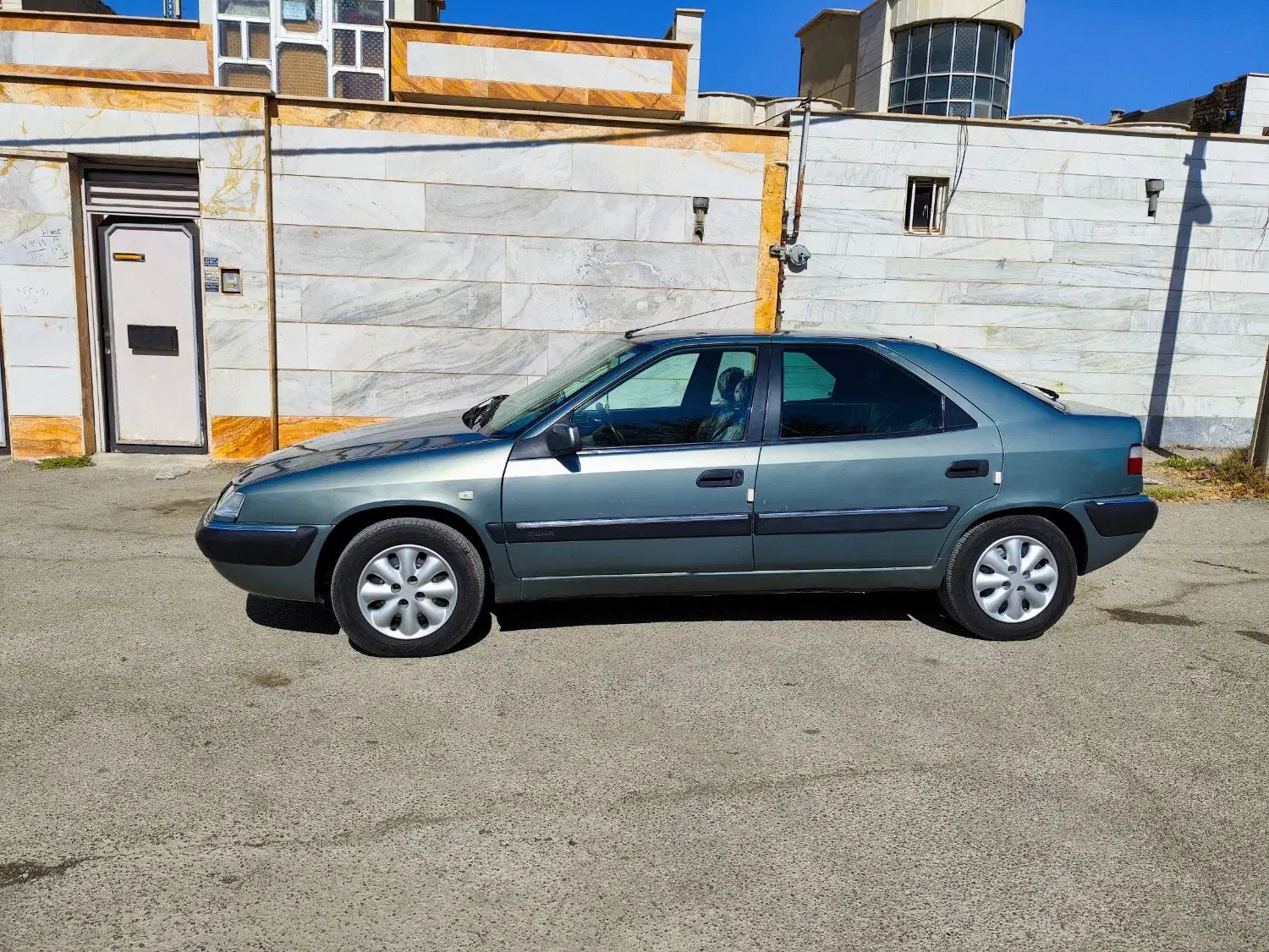 زانتیا 2000 مدل ۸۳ (معاوضه دارم )|خودرو سواری و وانت|کرمانشاه, |دیوار