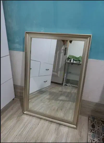 اینه|آینه|قم, منبع آب|دیوار