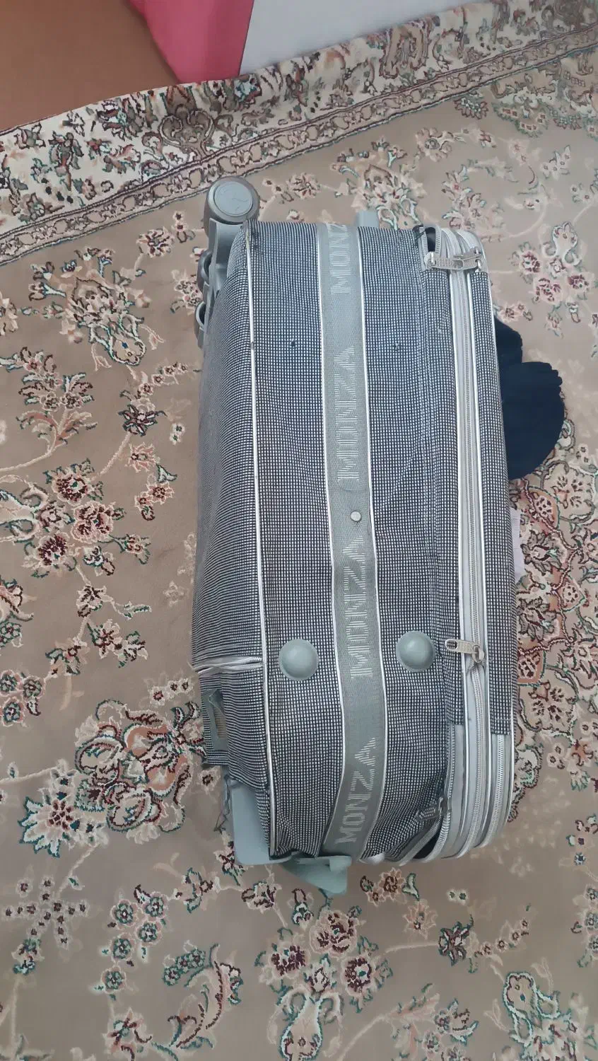 چمدان بزرگ وجادار|کیف، کفش، کمربند|مریوان, |دیوار