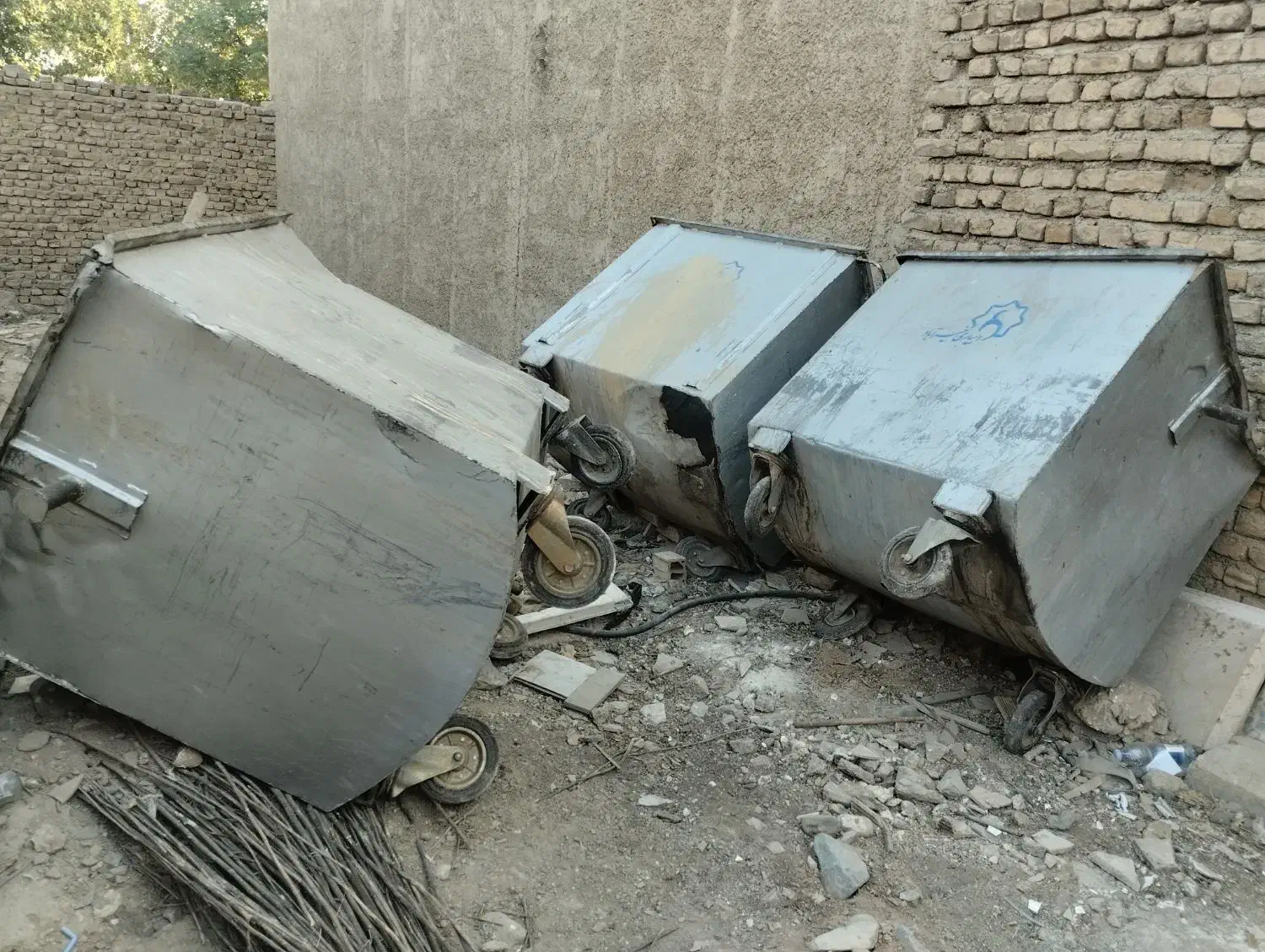 سطل اشغال دست دوم|لوازم نظافت|باقرشهر, |دیوار