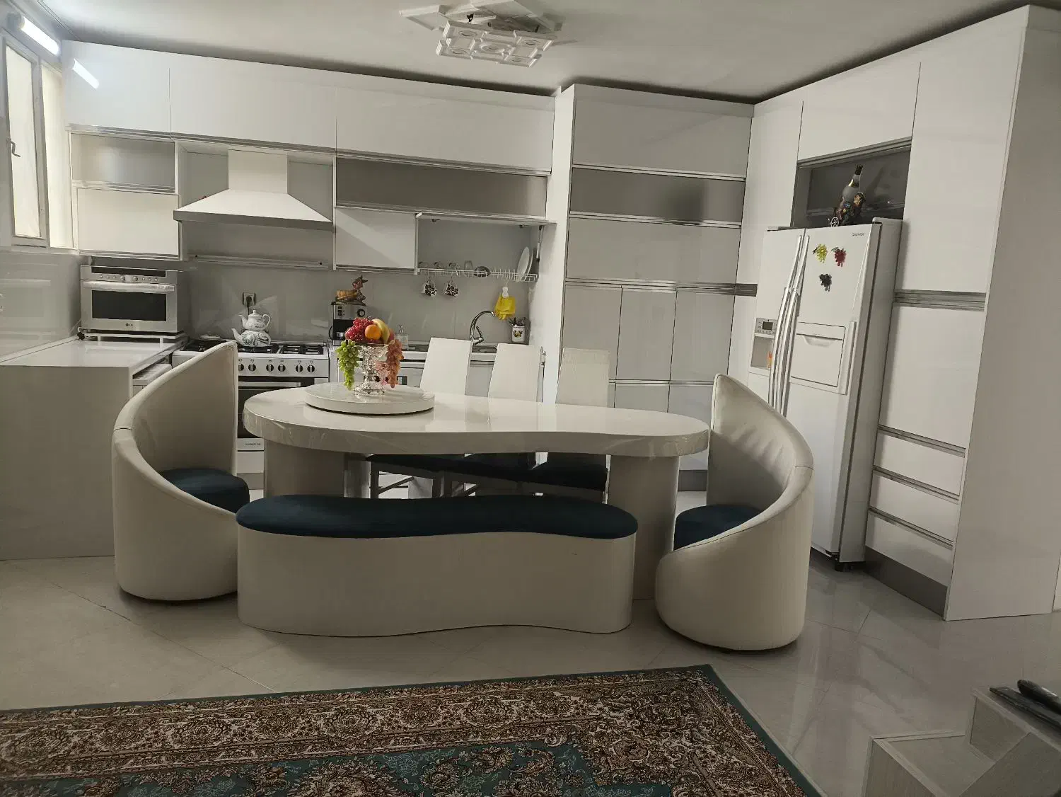 میز ناهارخوری ۸ نفره ،سرویس خواب .قالی|فرش|کرمان, |دیوار