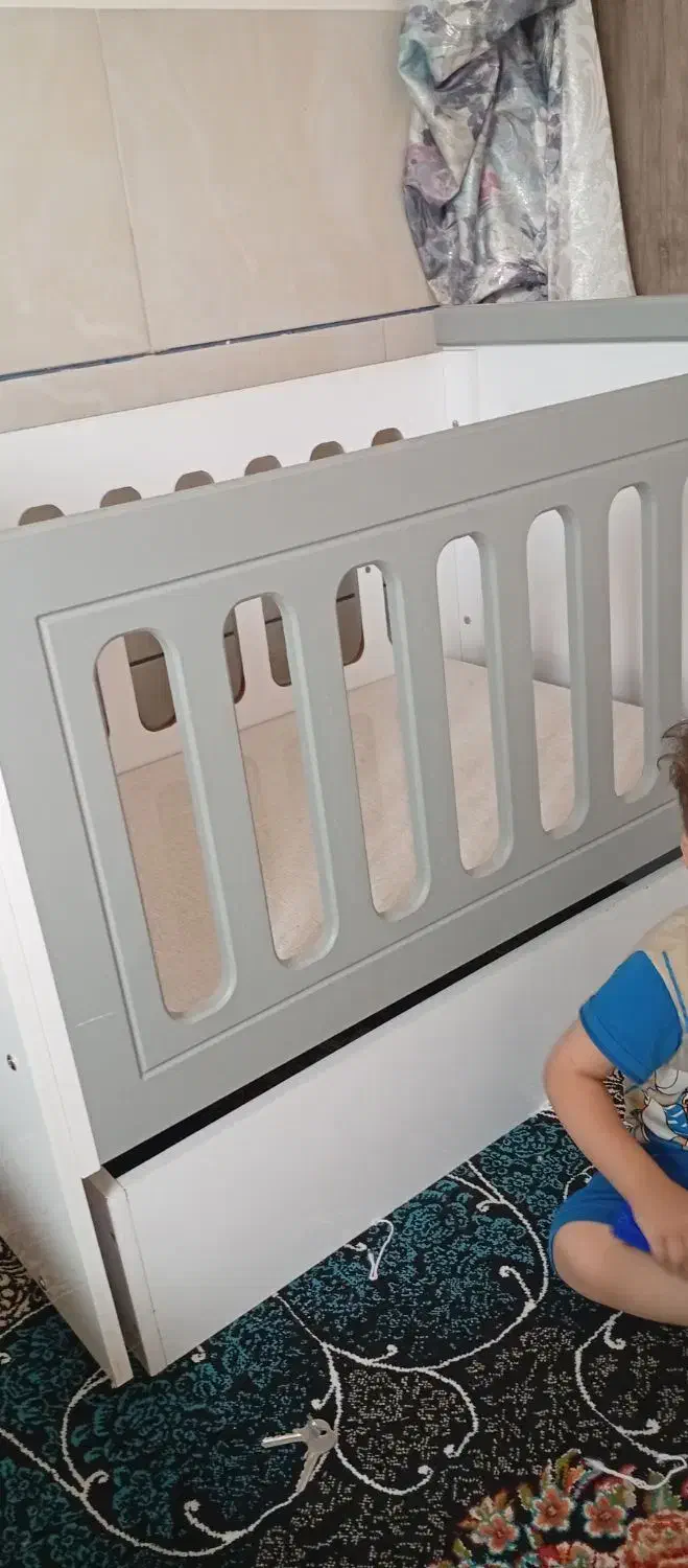 تخت گهواره ای|تخت و صندلی بچه|تویسرکان, |دیوار