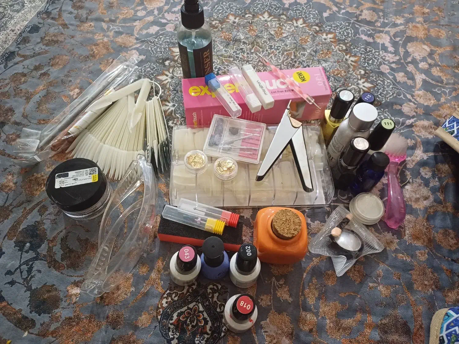 وسایل کاشت ناخن نو هستن|آرایشی، بهداشتی، درمانی|اندیمشک, |دیوار