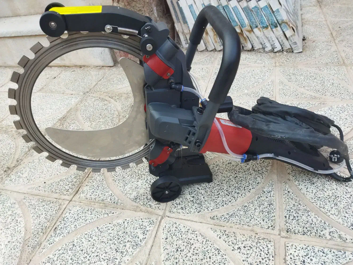 برش بتن و تخریب با دستگاه کاتر|خدمات پیشه و مهارت|کرمان, |دیوار