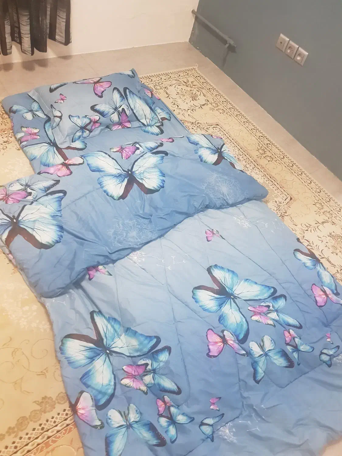 لحاف و تشک|رختخواب، بالش، پتو|رشت, منظریه|دیوار