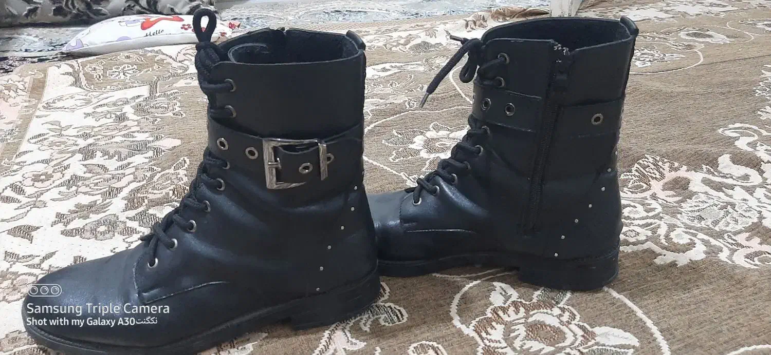 تعدادی کفش و لباس|کیف، کفش، کمربند|پاکدشت, پاکدشت (مامازند)|دیوار