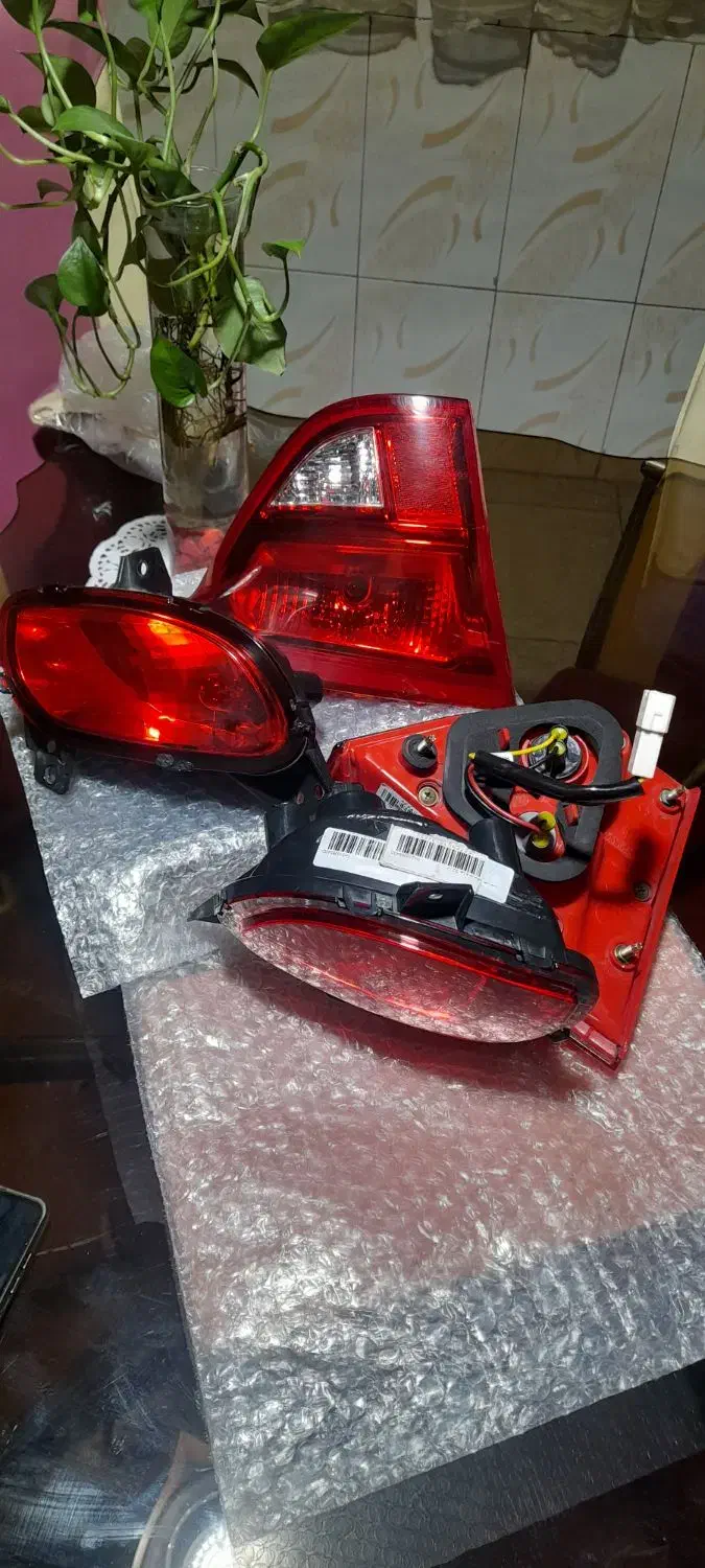 یک جفت چراغ خطرعقب ومه شکن عقب روی سپر|قطعات یدکی و لوازم جانبی|قرچک, میرزائی شمالی|دیوار