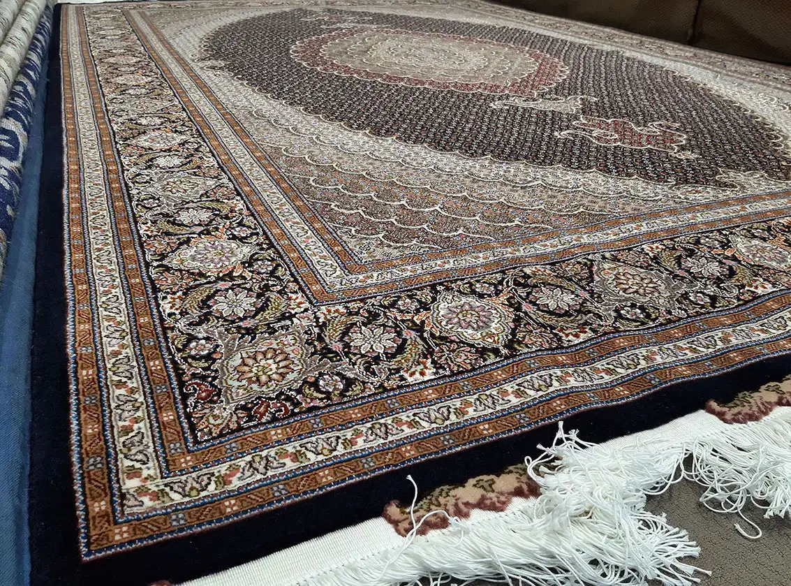 جفت فرش ۶ متری ضخیم ۵۰ رج در حد نو نو|فرش|گرگان, |دیوار