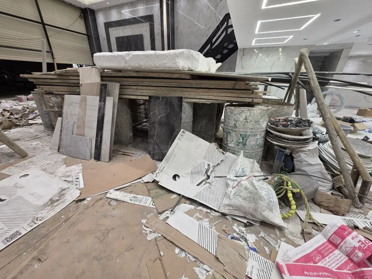 فروش تخته و بشکه و زیرپایی بنایی و بالابر|مصالح و تجهیزات ساختمان|تبریز, |دیوار