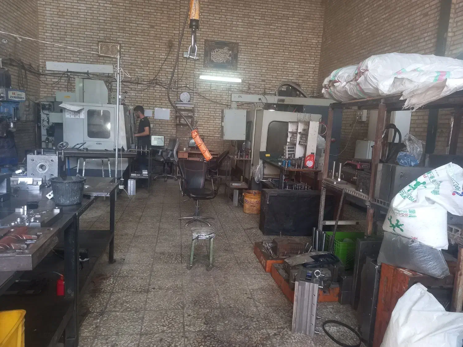 نیروی کار جهت کمک قالب سازی و تزریق پلاستیک|استخدام صنعتی، فنی، مهندسی|چهاردانگه (تهران), |دیوار