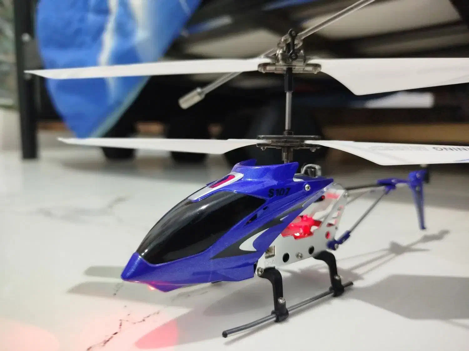 هلیکوپتر کنترلی|اسباببازی|سنندج, |دیوار