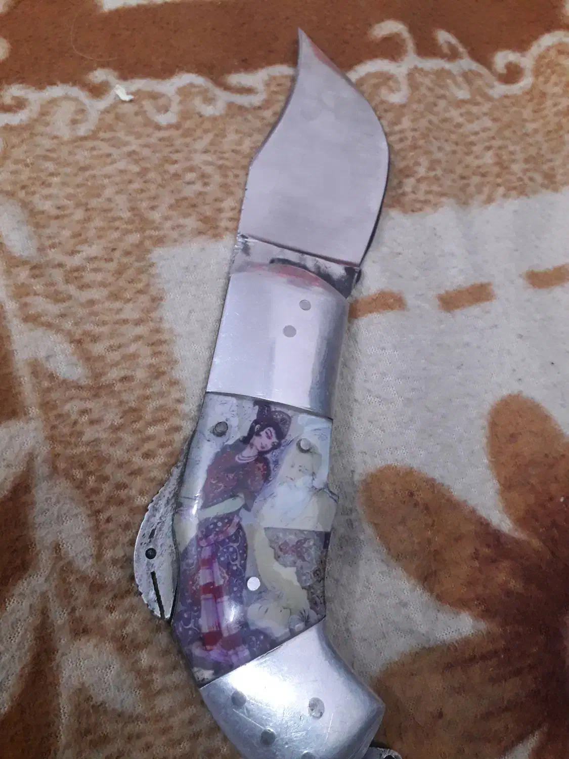 چاقو|کلکسیون اشیاء عتیقه|جهرم, |دیوار