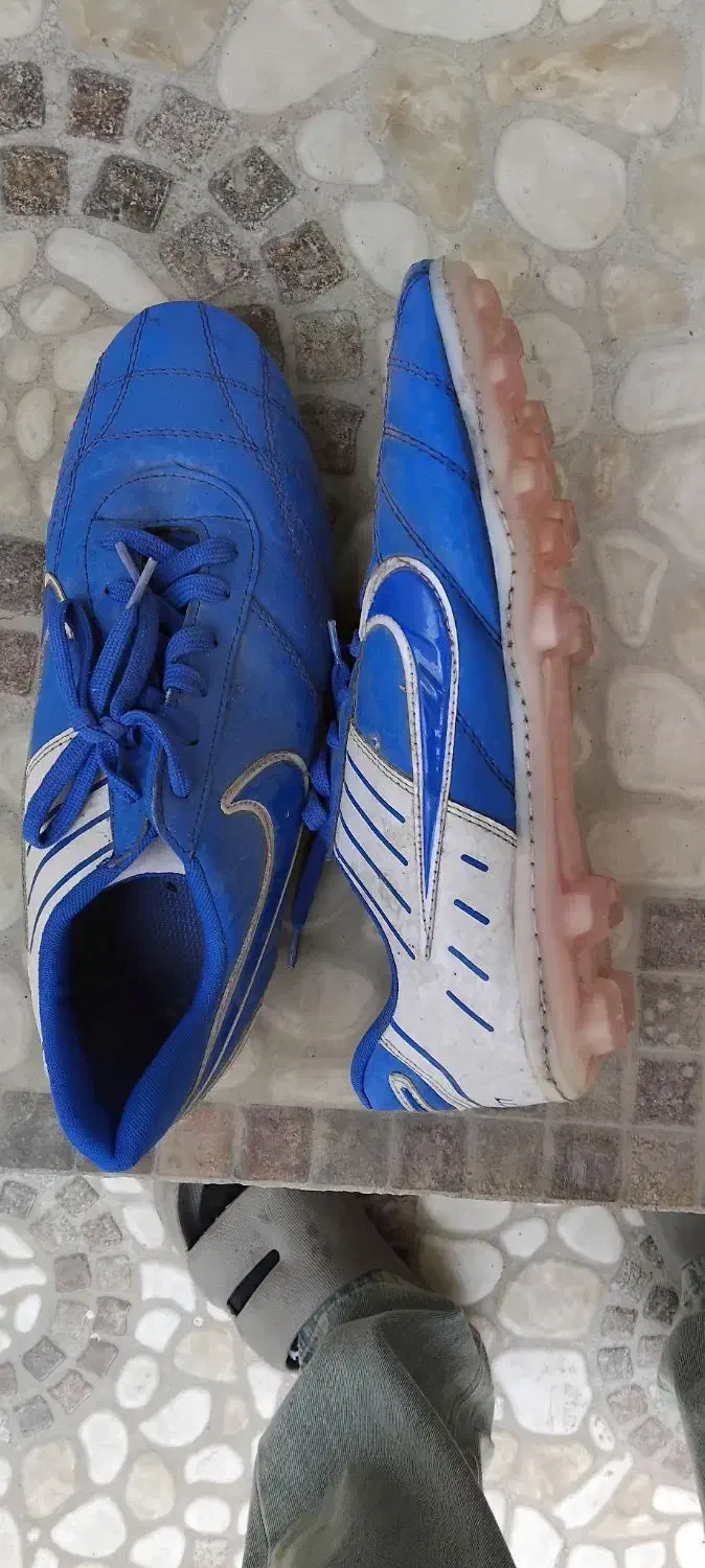 کفش چمن|ورزش‌های توپی|ملکان, |دیوار