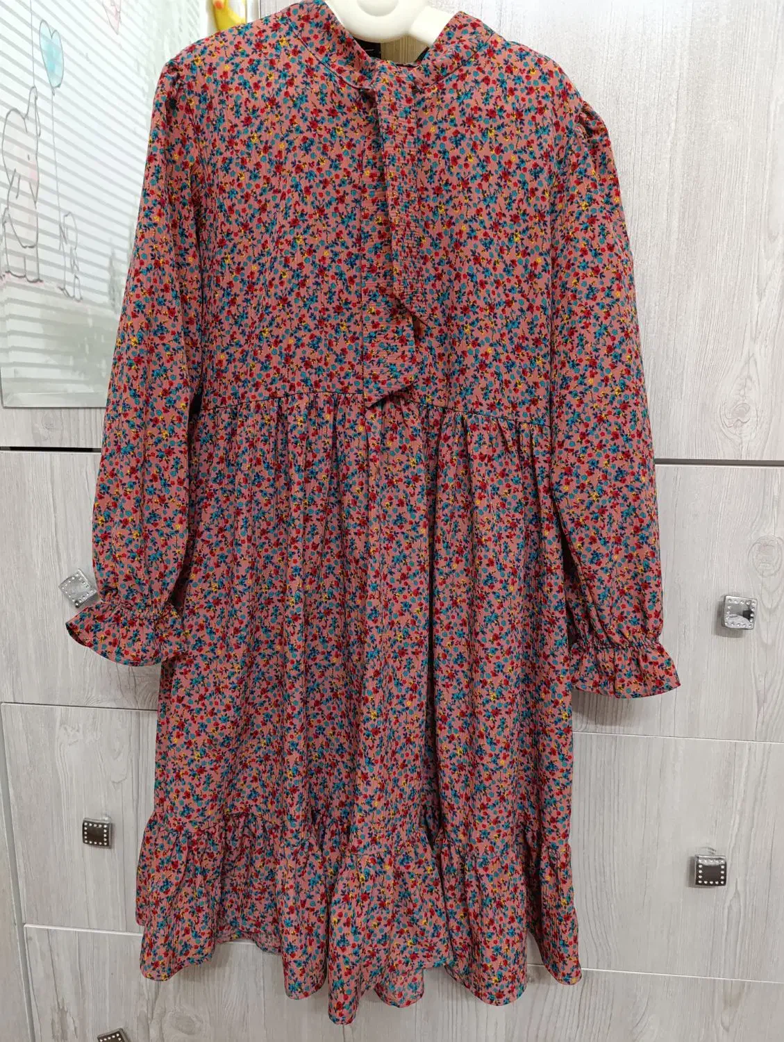 پیراهن های دخترانه|کفش و لباس بچه|تربت جام, شهید غلام زاده|دیوار