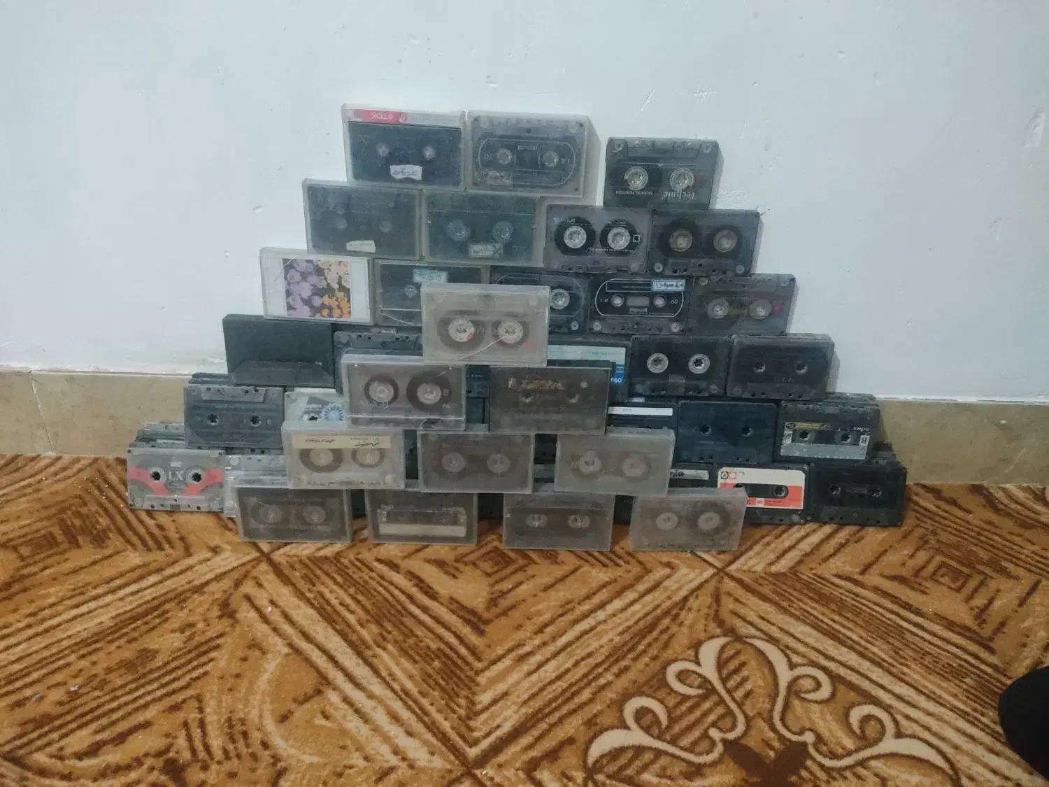 نوار کاست|کلکسیون اشیاء عتیقه|گرگان, |دیوار