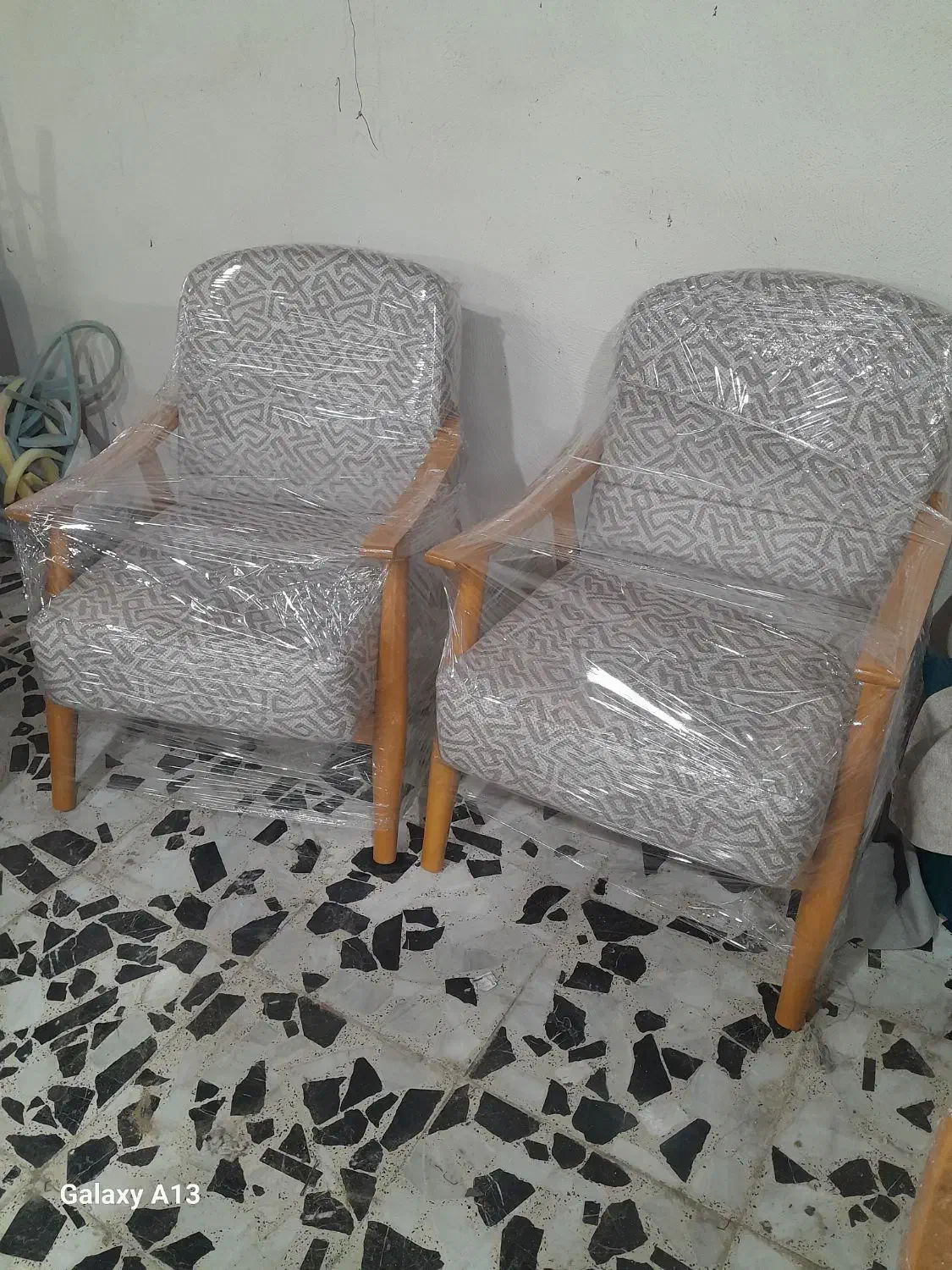 تولید و تعمیرات مبل و میز غذاخوری|مبلمان خانگی و میز عسلی|رشت, بیجارپس|دیوار