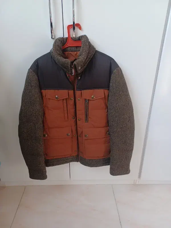 کت نو|لباس|فولادشهر, B2|دیوار