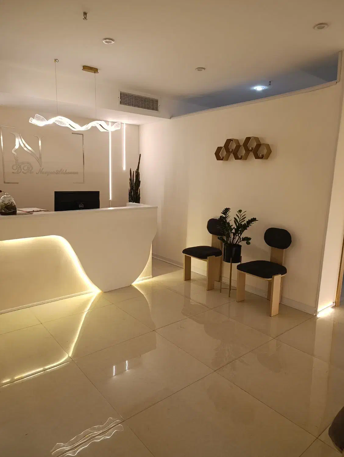 لیزر موهای زاید (عظیمیه)|خدمات آرایشگری و زیبایی|کرج, عظیمیه|دیوار