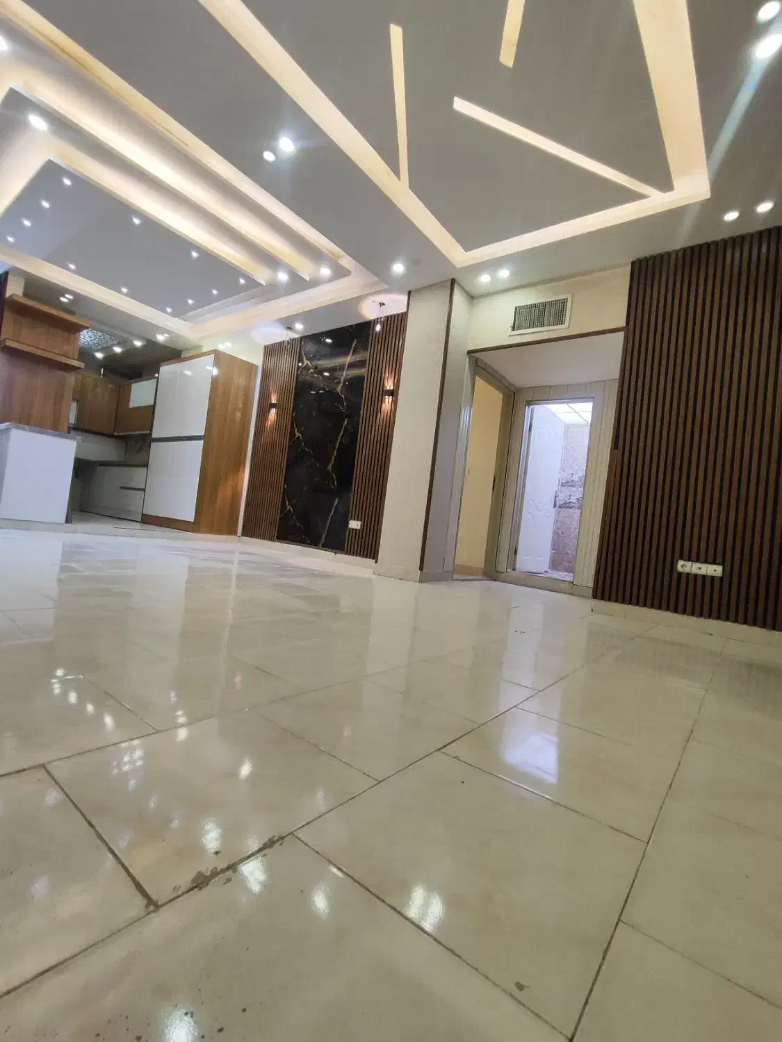 ((ادب شمالی))100متری عکس واقعی و پذیرایی بزرگ|فروش آپارتمان|پرند, فاز ۶|دیوار