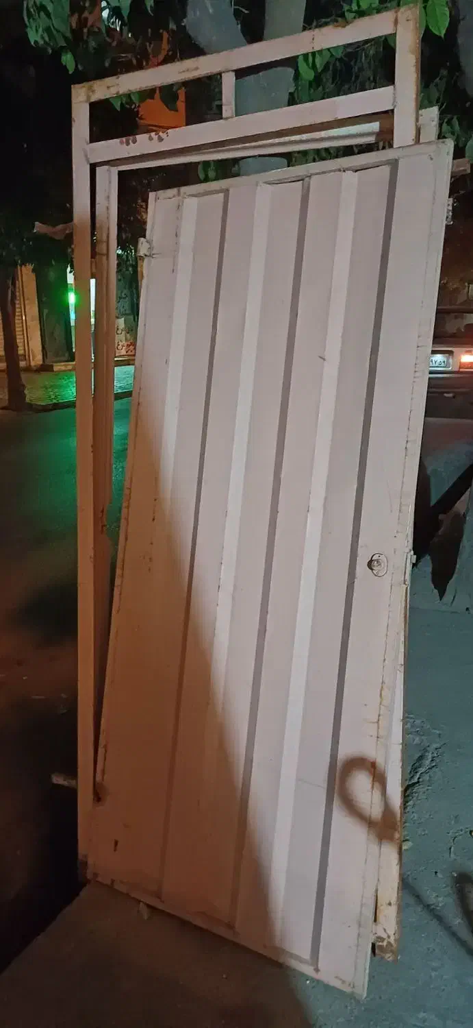 درب آهنی دو عدد|مصالح و تجهیزات ساختمان|گرگان, |دیوار