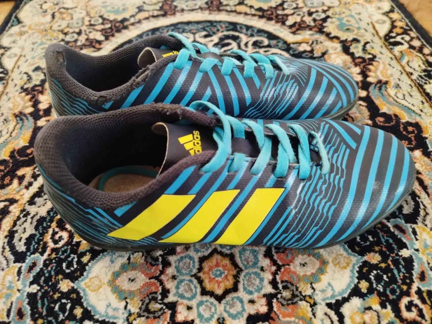 کفش فوتبال آدیداس سایز 35/‌36|کیف، کفش، کمربند|اسلام‌شهر, شهرک قائمیه|دیوار