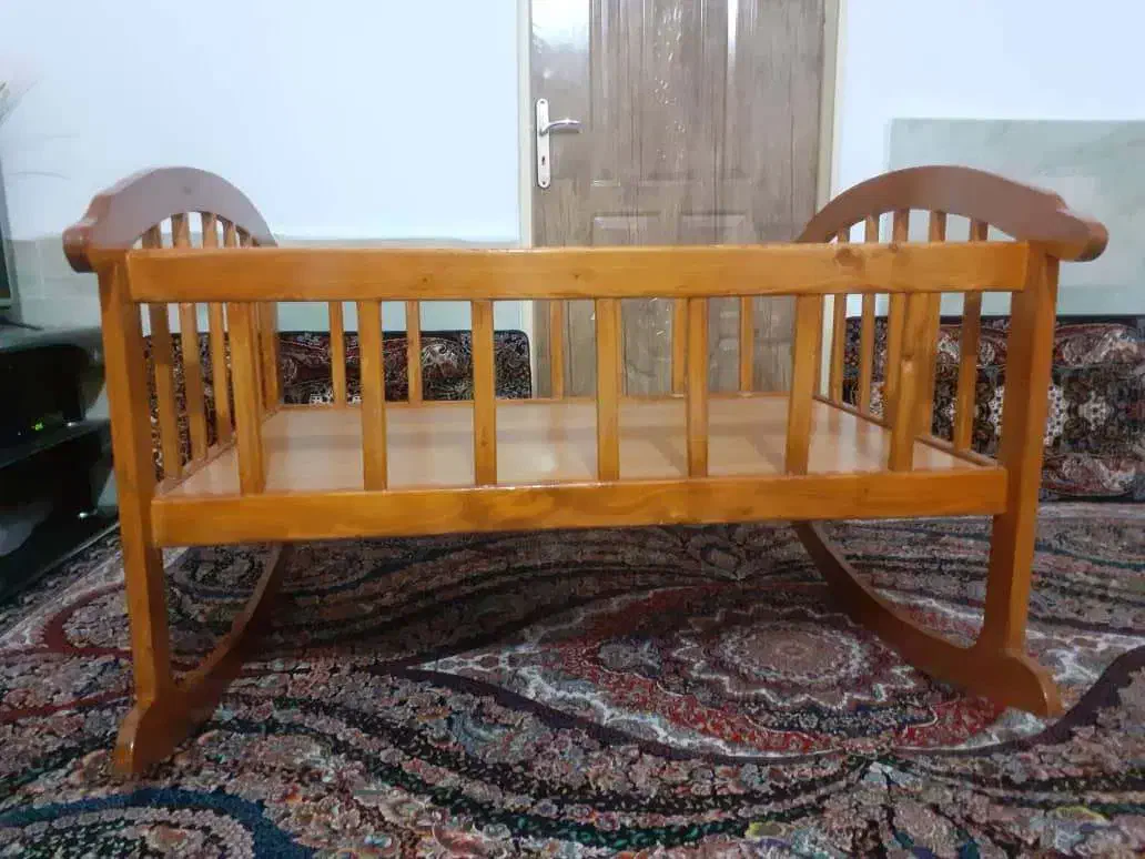 گهواره چوبی سبک و محکم|تخت و صندلی بچه|شهریار, شهرک امیریه|دیوار
