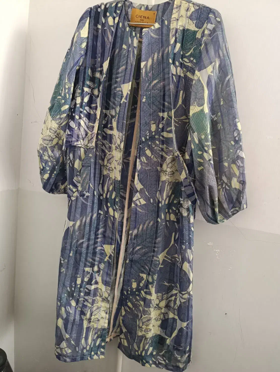 مانتو|لباس|آران و بیدگل, |دیوار