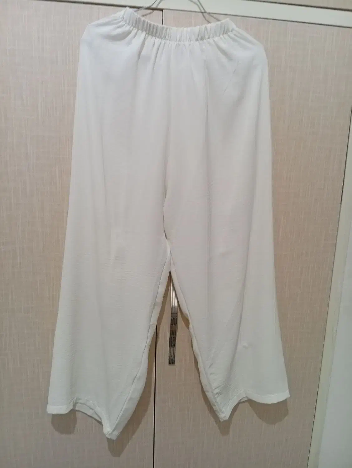 ابرو بادی|لباس|صفادشت, |دیوار